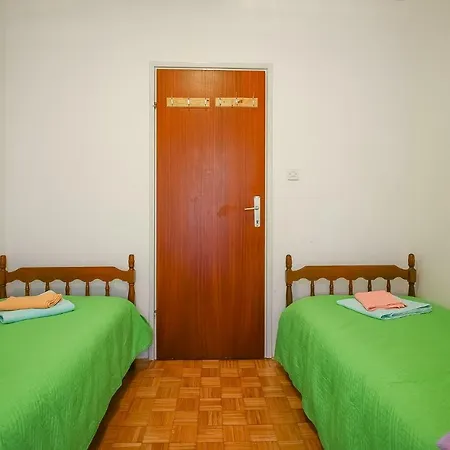 Apartment Kika B4+1 *